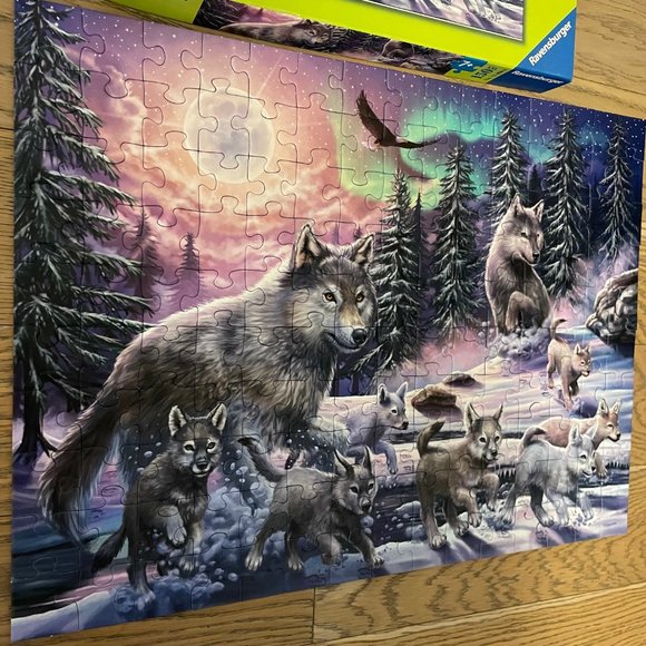 Ravensburger Christmas Northern Wolves 150-piece Jigsaw Puzzle - Picture 1 of 4